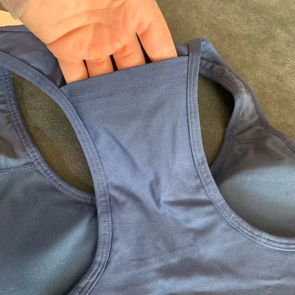 On the go medium impact sports bra - Picture 4 of 4